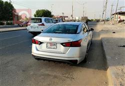 نيسان ألتيما